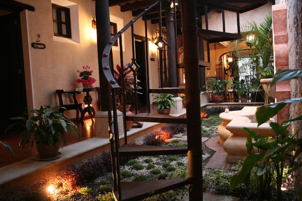 D'Leyenda Hotel Antigua Exterior foto